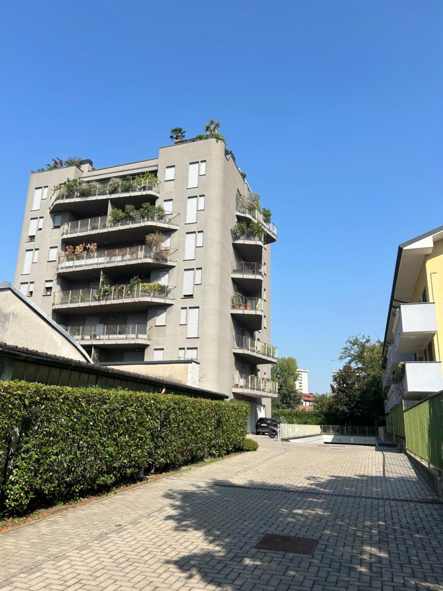 Fiftyfive-One Zuretti Aparthotel Milánó Kültér fotó